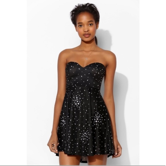 Urban Outfitters Dresses & Skirts - Pins and Needles Black Strapless Dress